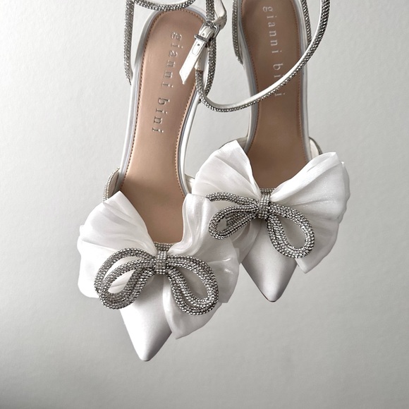 Niomi Rhinestone Embellished Bow Heels - Picture 5 of 16
